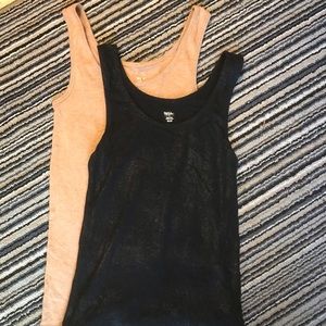 Mossimo size medium 2 tank tops
